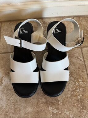 Report White Leather Ankle-Strap Sandals with Black Footbed